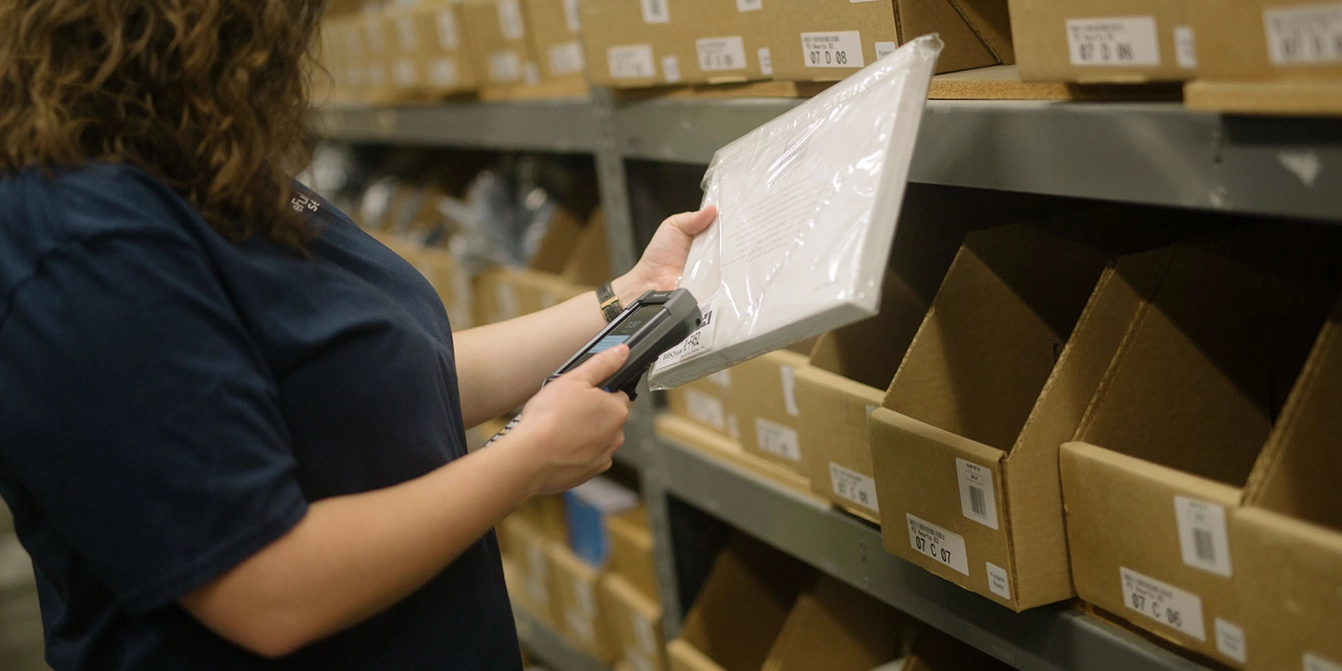 photo of inside warehouse 3PL return management